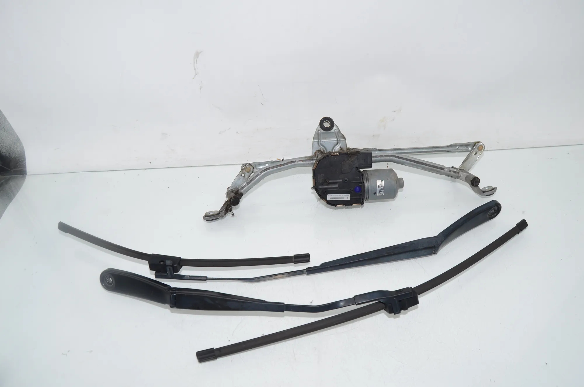 BMW F25 xDrive30d Wischergestänge vorn 7213275