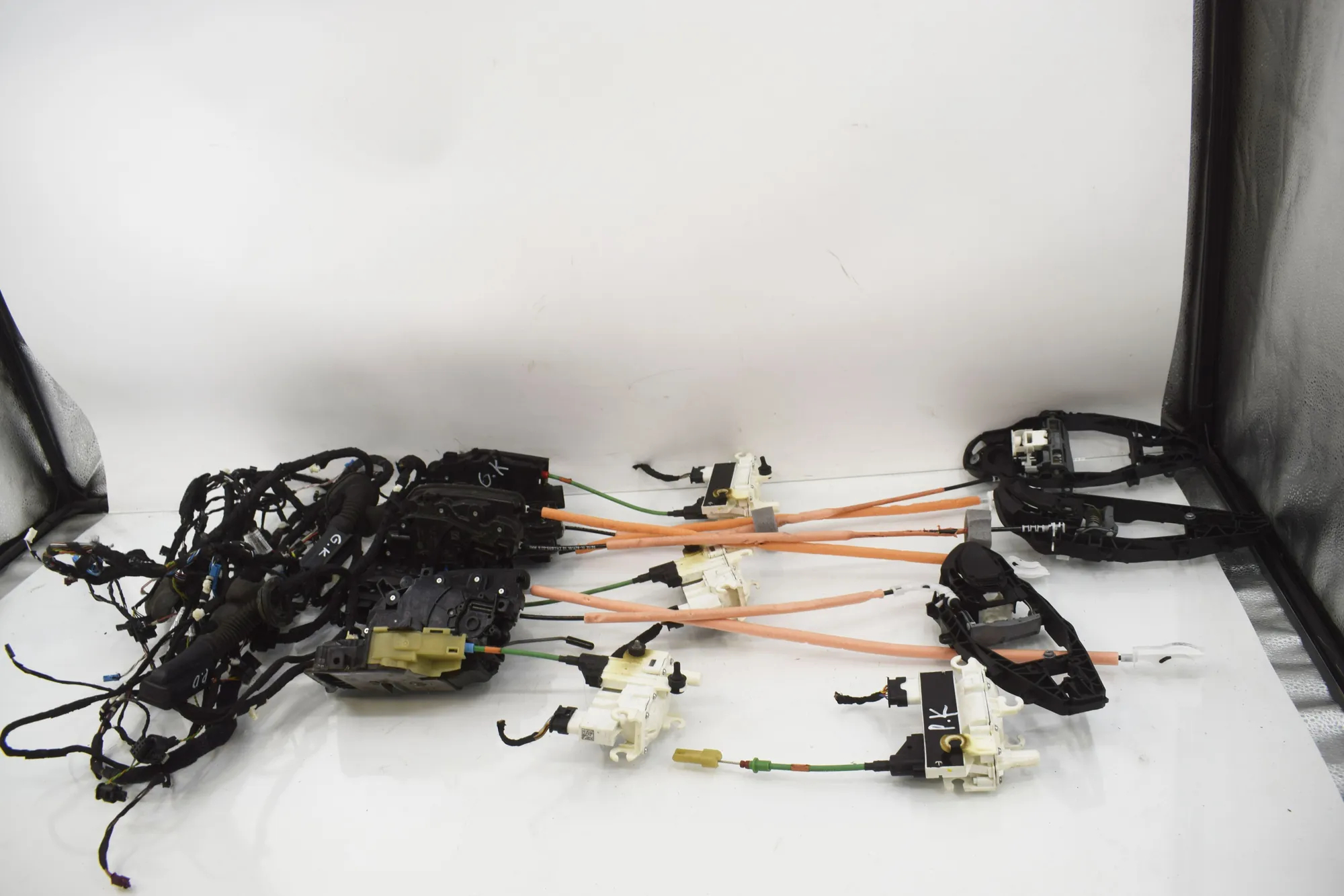 BMW G30 5 Series complete lock SoftClose automatic system lock LHD