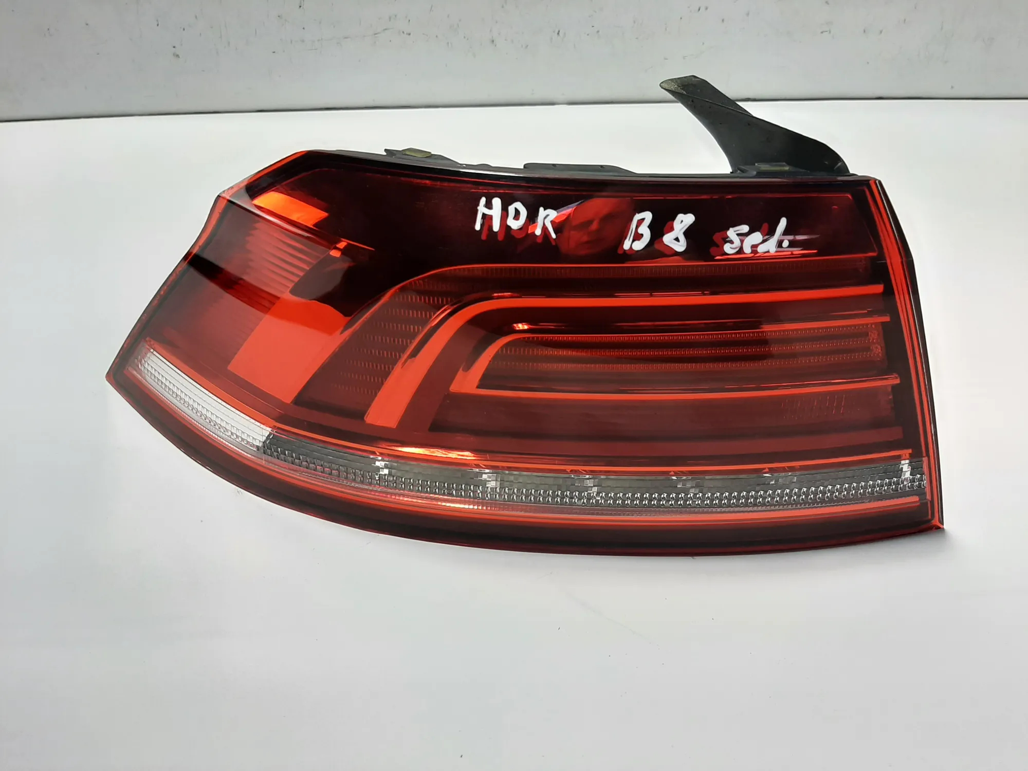 VW PASSAT B8 3G2 Rücklicht hinten links 3G5945311 2.0 Diesel 110kw 2015 39180728